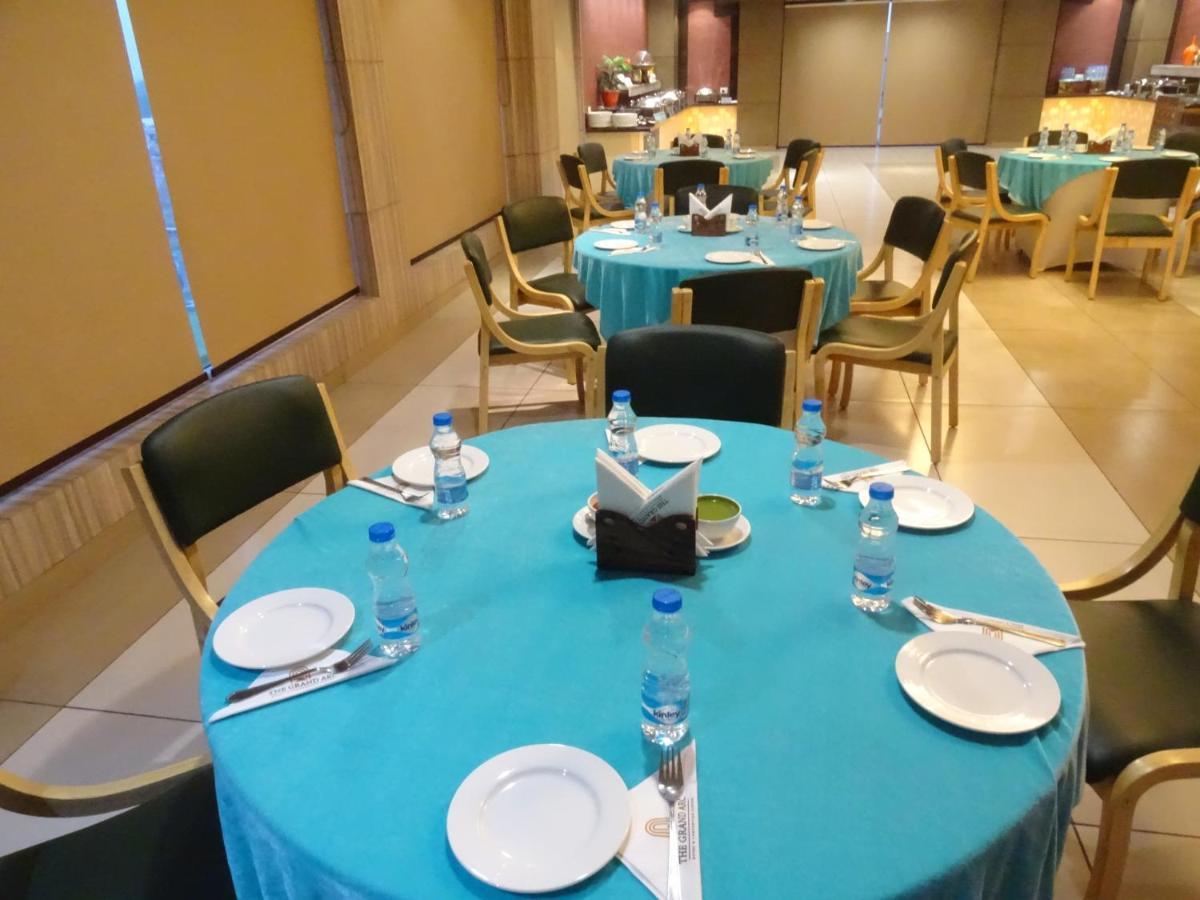 The Grand Arc Hotel & Convention Centre Shahjahanpur Luaran gambar