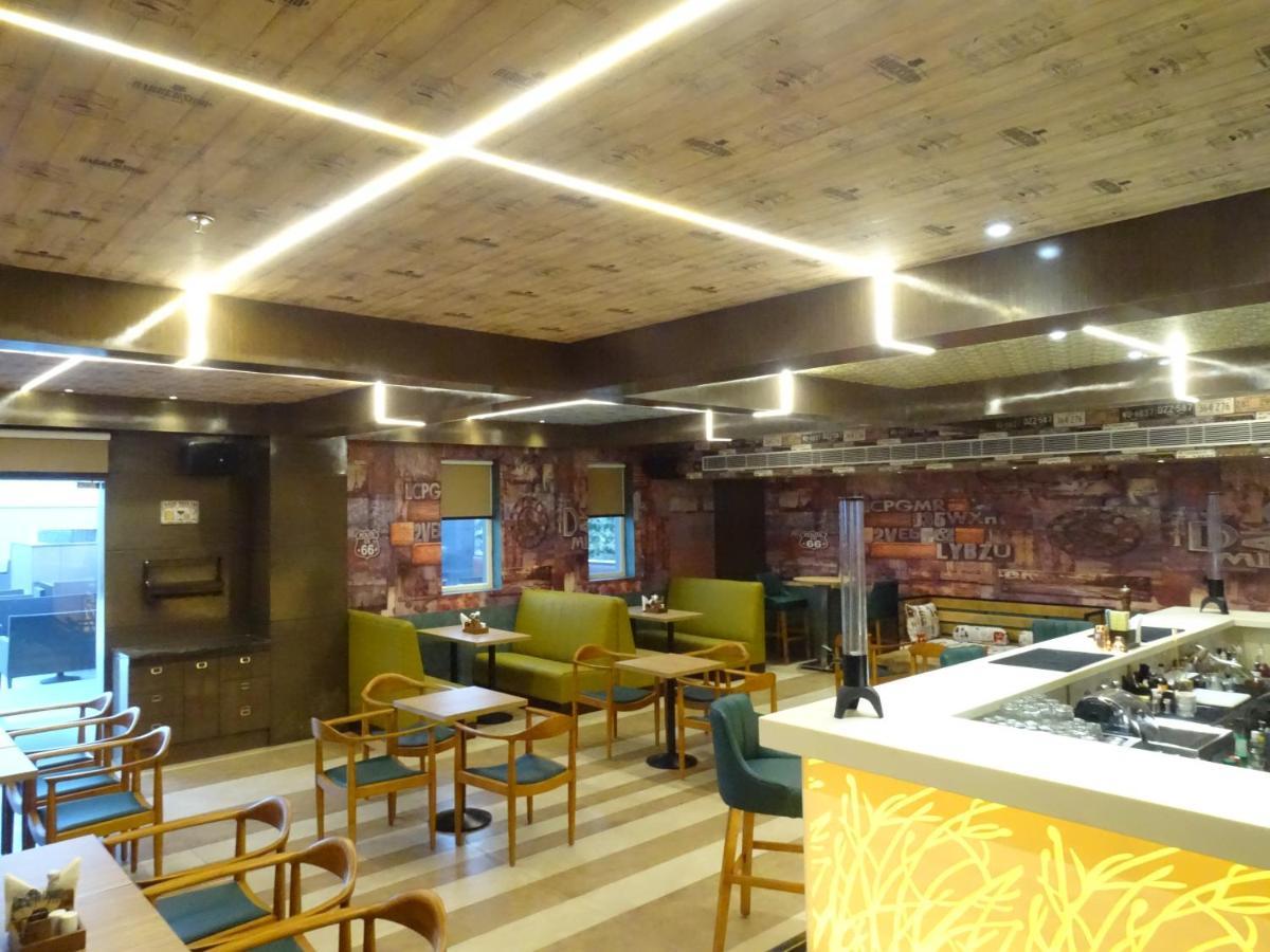 The Grand Arc Hotel & Convention Centre Shahjahanpur Luaran gambar