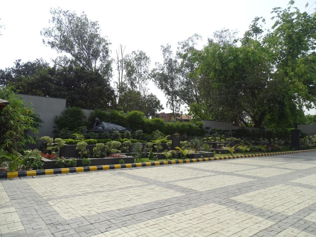 The Grand Arc Hotel & Convention Centre Shahjahanpur Luaran gambar