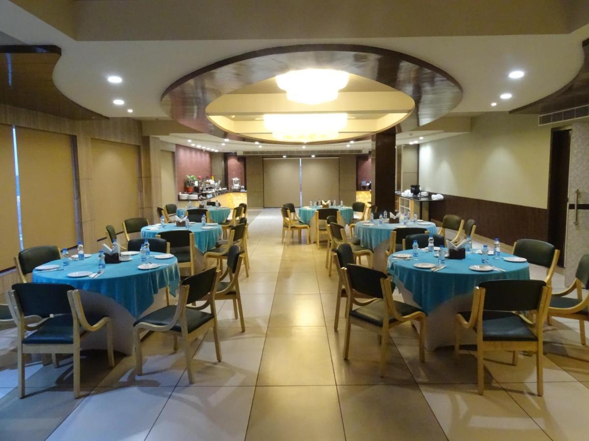 The Grand Arc Hotel & Convention Centre Shahjahanpur Luaran gambar
