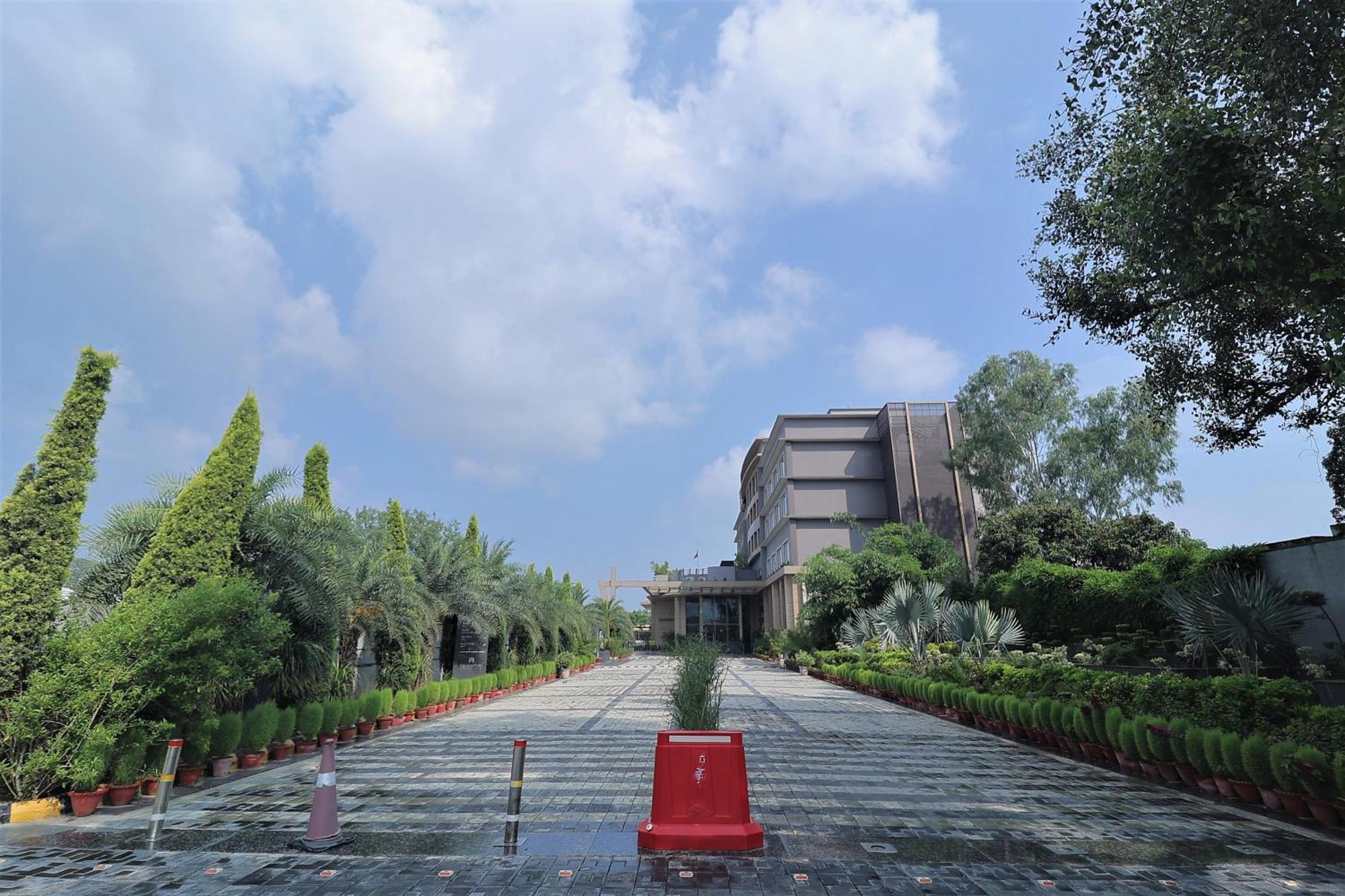The Grand Arc Hotel & Convention Centre Shahjahanpur Luaran gambar